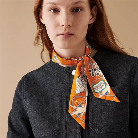 hermes twill scarf blue|how to wear Hermes twilly.